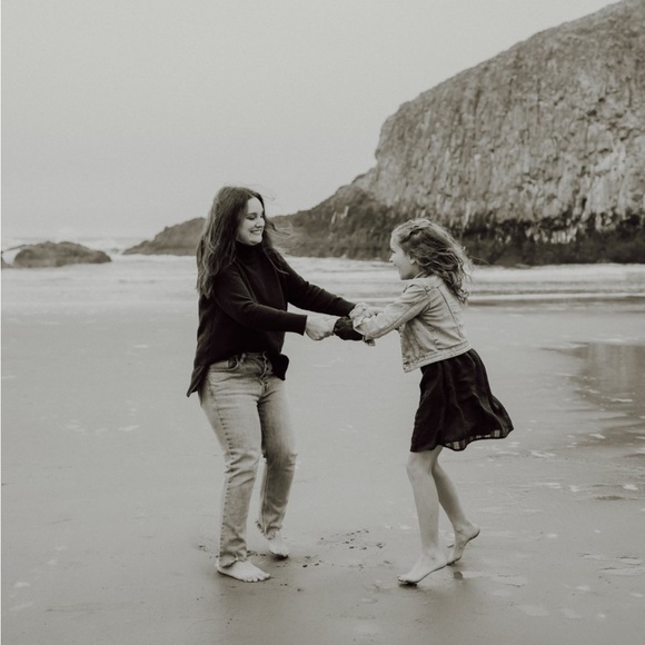 Meet your Posher, Nicholia - Picture 1 of 1